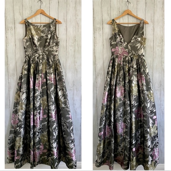 Adrianna-Papell floral sleeveless V-back long ball gown - Picture 7 of 13